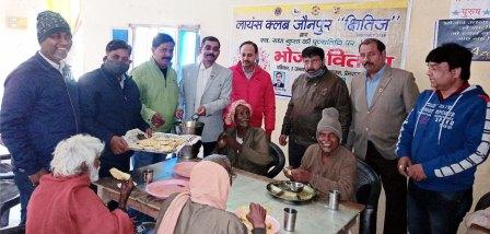 लायंस क्लब क्षितिज ने वृद्धों को कराया भोजन | #TejasToday