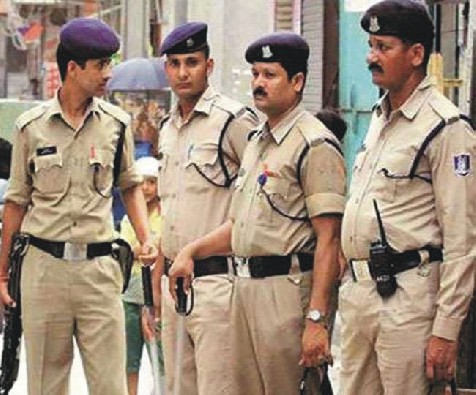 UP Police Bharti: यूपी पुलिस में 10वीं पास की भर्ती, वेतन करीब 69 हजार रुपये महीना